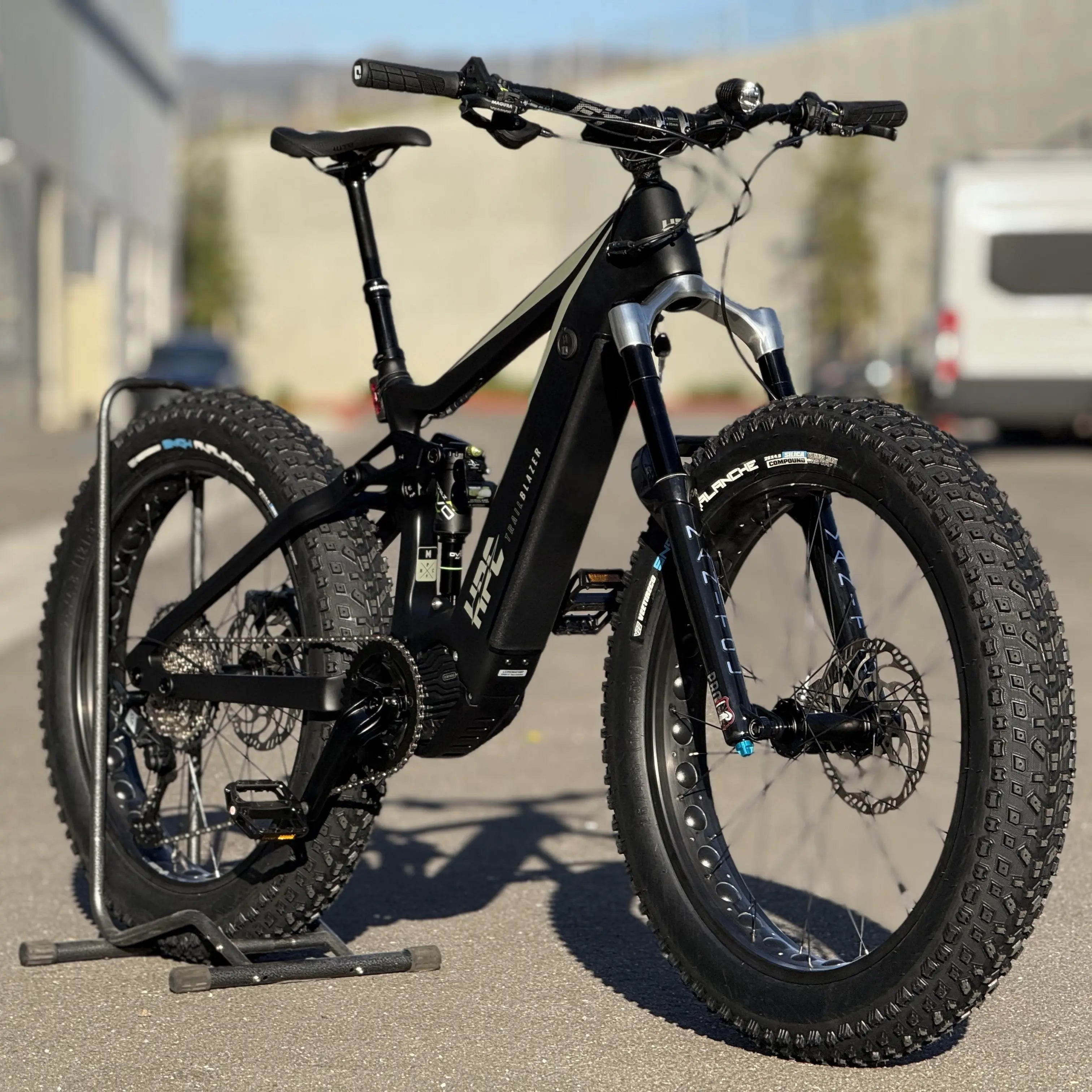 traillbazer AT high performance fat emtb e-bike