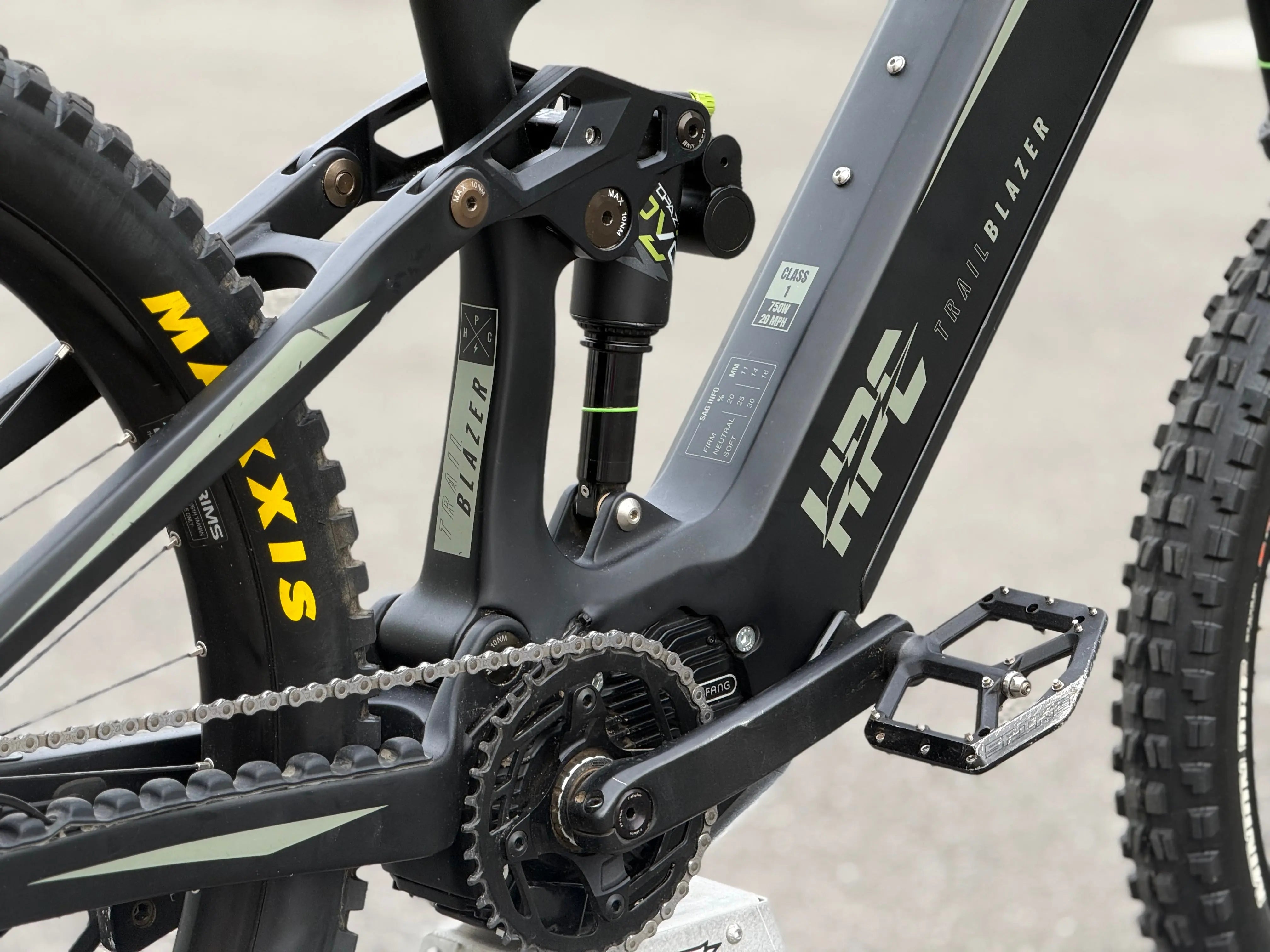 DEMO: Loaded Trailblazer (1200W / 750Wh Battery / Upgraded Brakes / + More) Hi Power Cycles