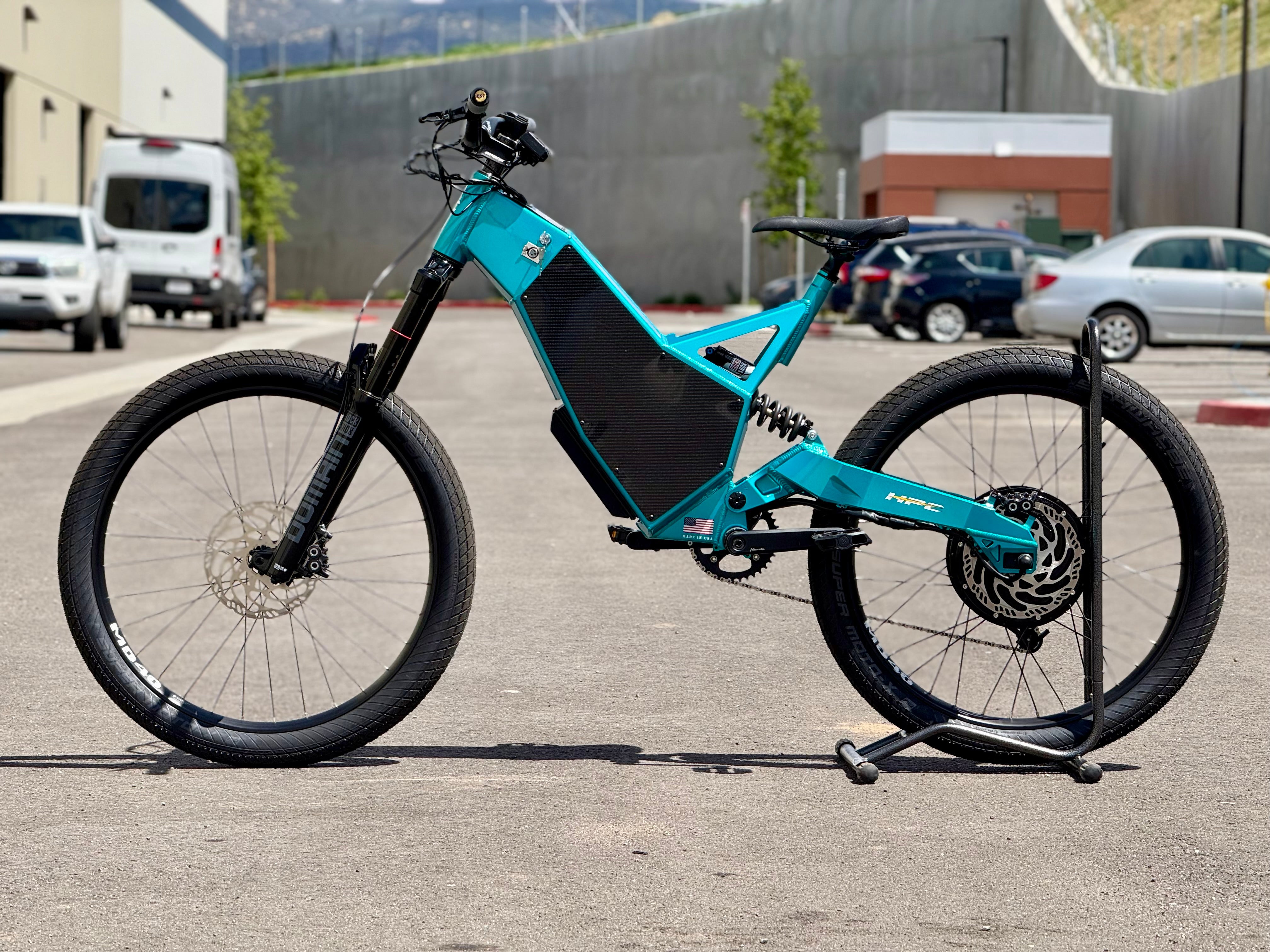 SPECIAL! 8000W Revolution (100 Mile Range / Custom Street Package)