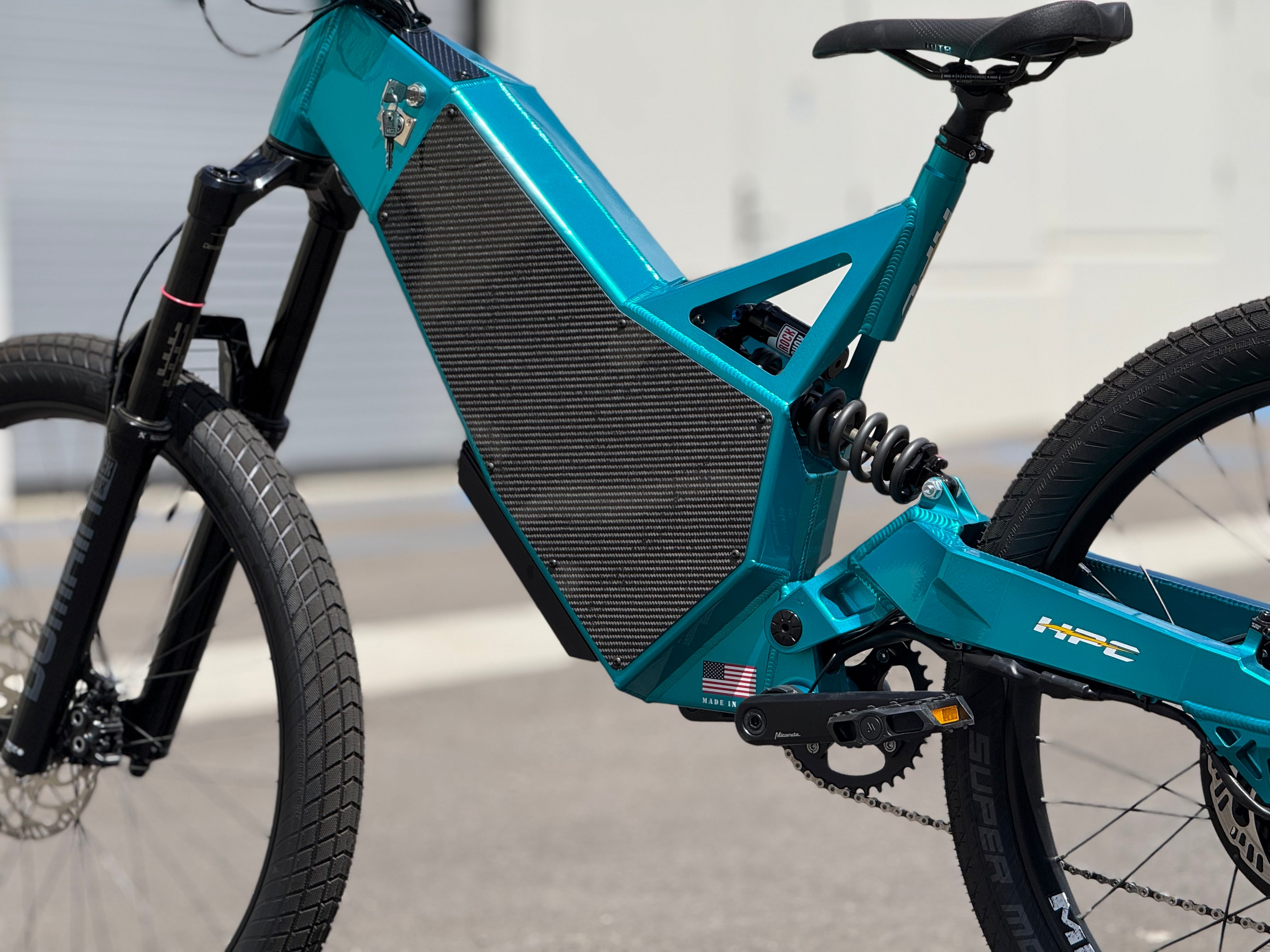 SPECIAL! 8000W Revolution (100 Mile Range / Custom Street Package)