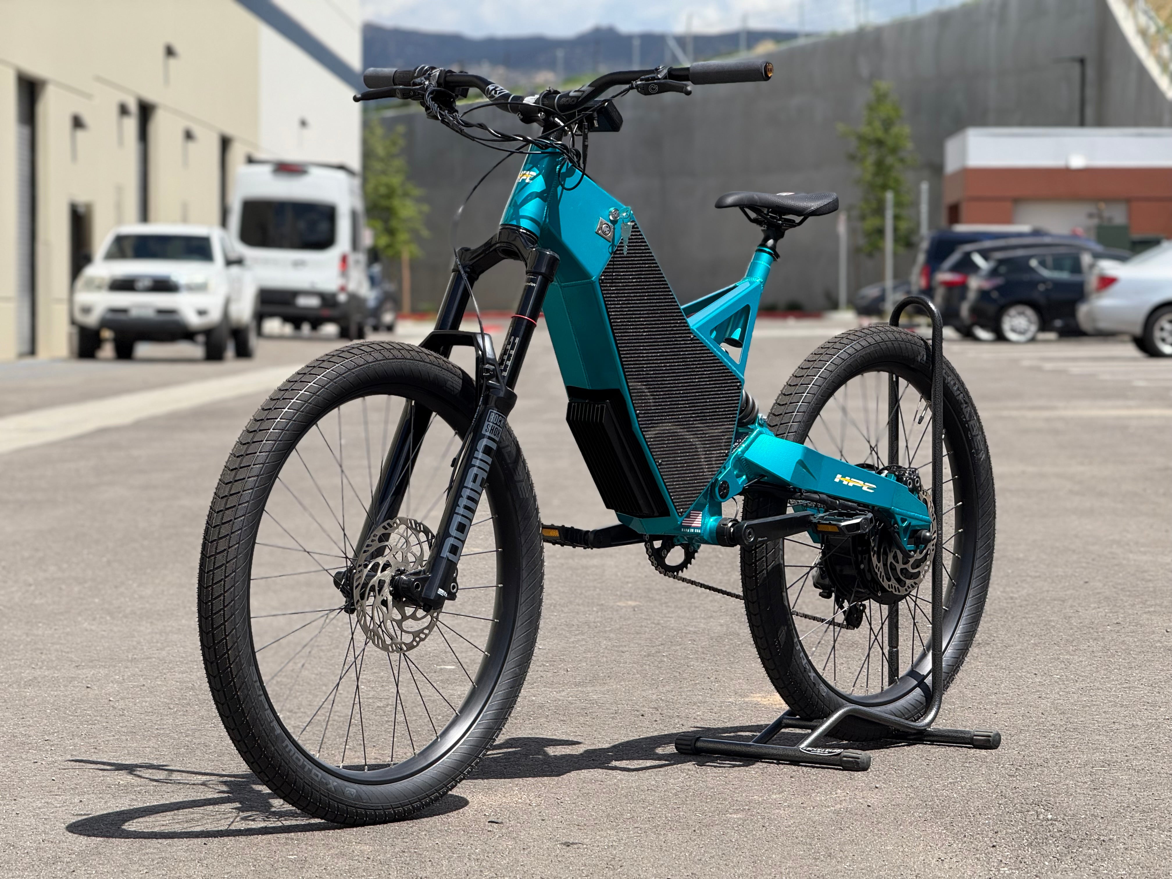 SPECIAL! 8000W Revolution (100 Mile Range / Custom Street Package)